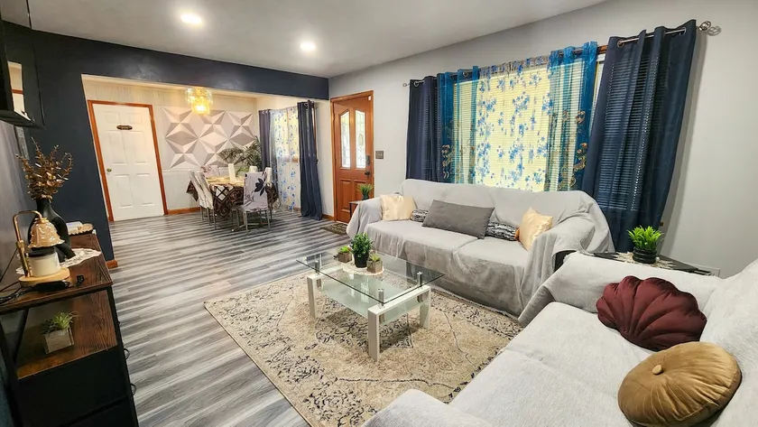 Luxury 3 bedroom home 7 mins away KY Fair Expo - Image 1