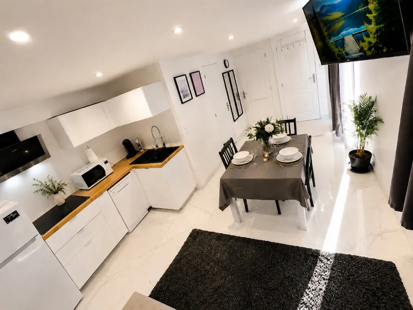 Stylish home with A/C, 5 min from Montpellier - Image 1