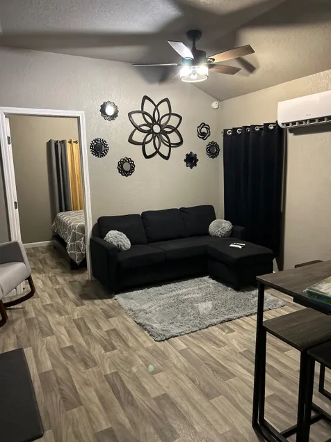 2 Bedroom No Cleaning Fee No Smoking No Animals - Image 1