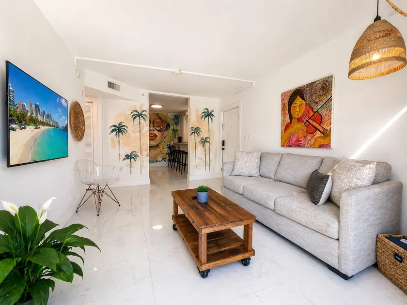 Wynwood Charm 1, Live the art.1 Free Gated Parking - Image 1