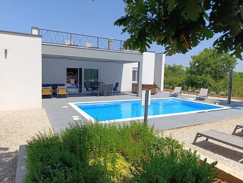 Villa Tempest with Private Pool and Jacuzzi - Image 1