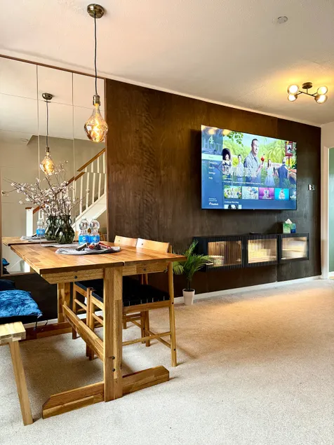 2 bedroom house near centre and private parking - Image 1