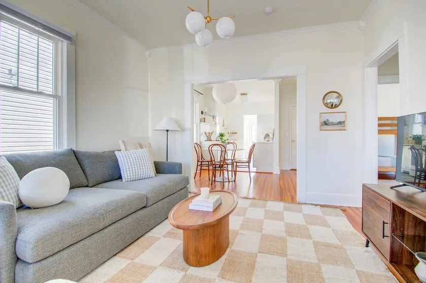 Bright Bungalow - Kid and Pet friendly with a Yard - Image 1