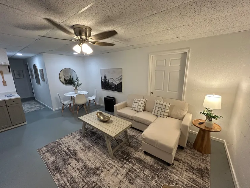 Updated Executive Suite-Cool and Quiet - Image 1