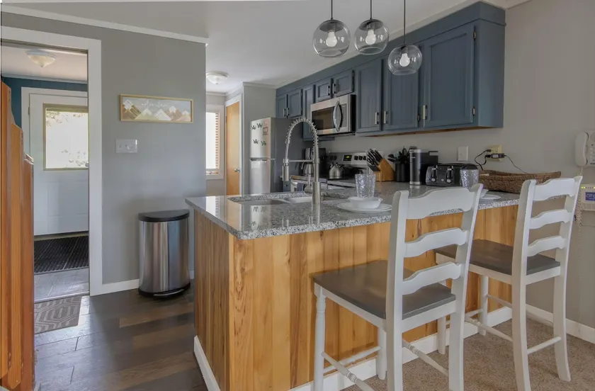 PR 36: Powder Peak Escape | Pet-Friendly Getaway - Image 1