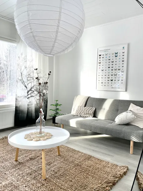 Clean and warm apartment next to services. - Image 1