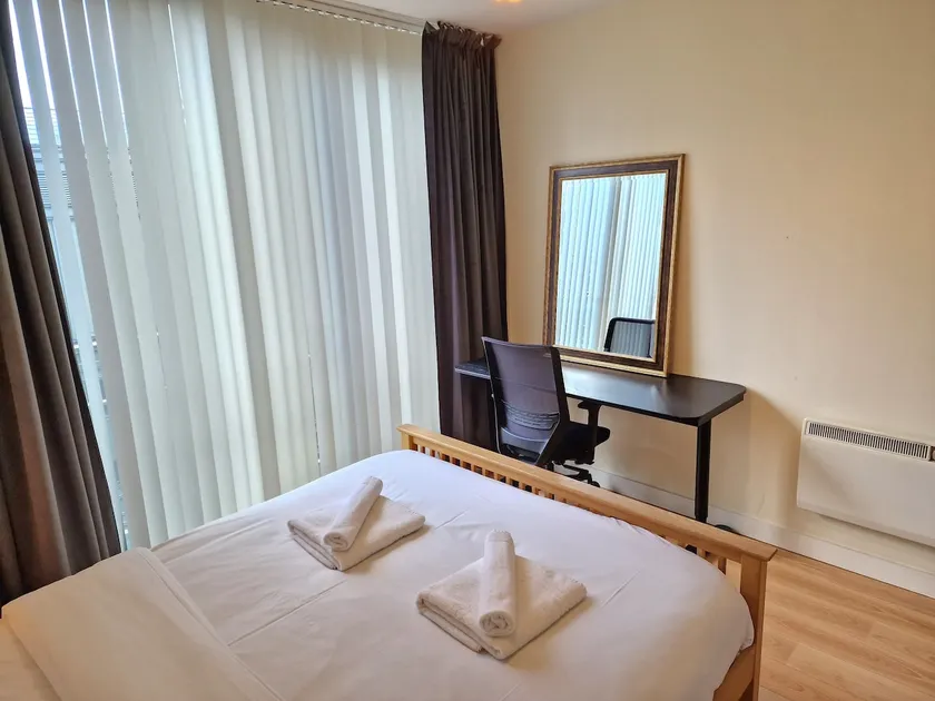 67B Smithfield Beautiful Apartment free parking - Image 1