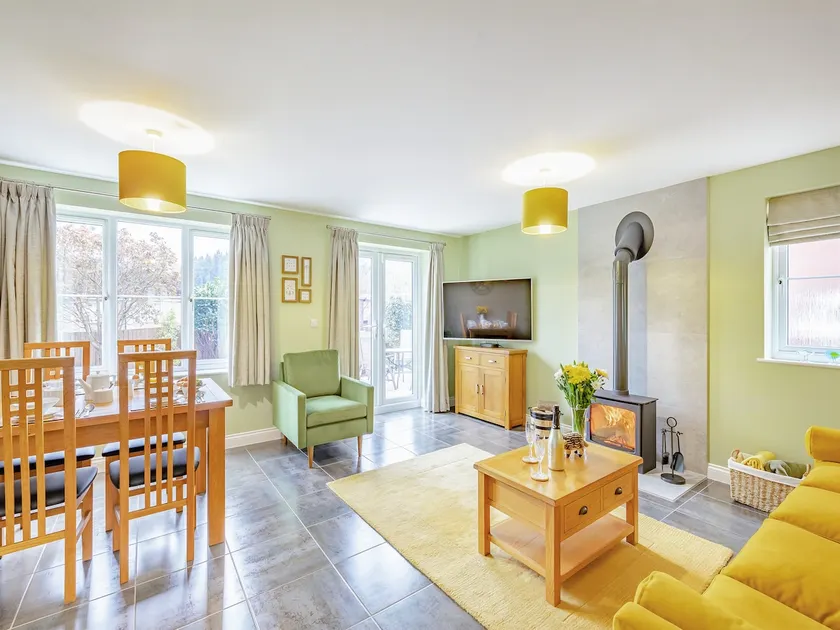 Humbug House - Image 1