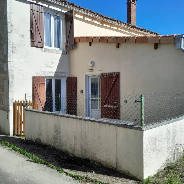 Refurbished 90 m² gîte for 4 people - Image 1