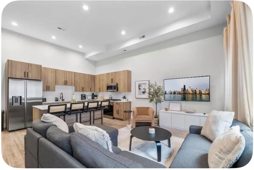 Unmatched Urban Retreat Close to 18th Strip & Loop - Image 1