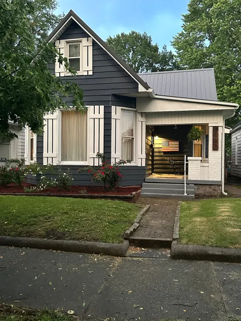 Charlotte’s - Image 1