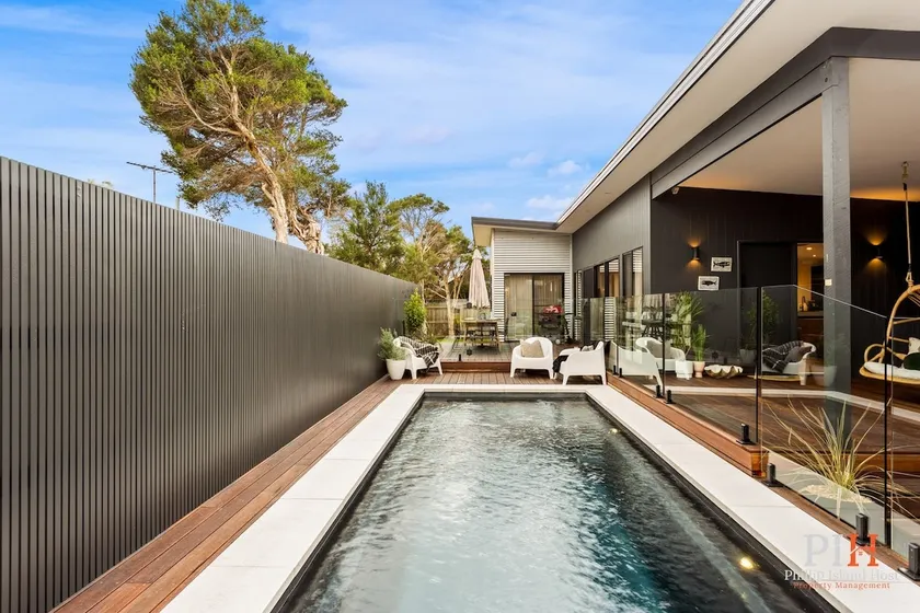 Stunning Cape Woolamai House with Private Pool - Image 1