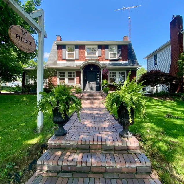 Pippy’s Pretty Brick Palace - Image 1