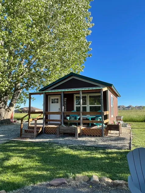 Country Cottage - Image 1
