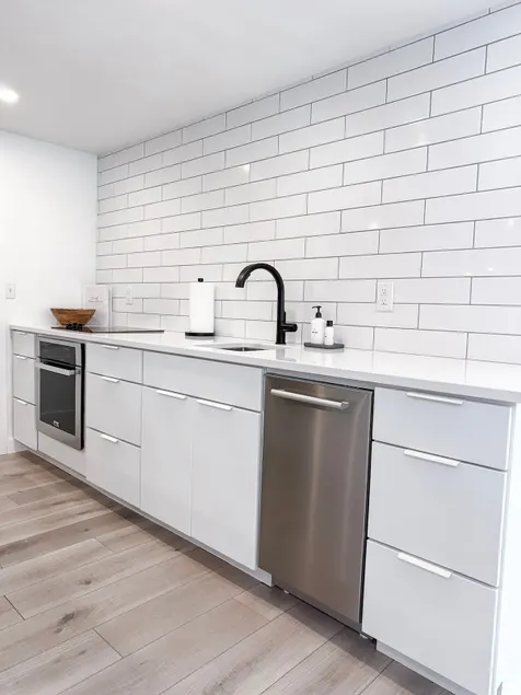 Dwell, prime location downtown! - Image 1