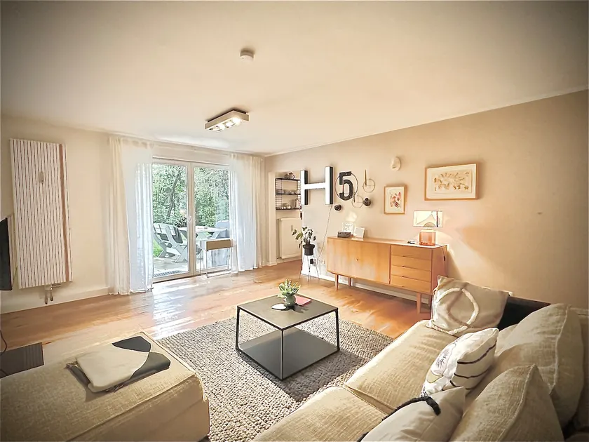 Large garden apartment in stylish Scandinavian design - Image 1