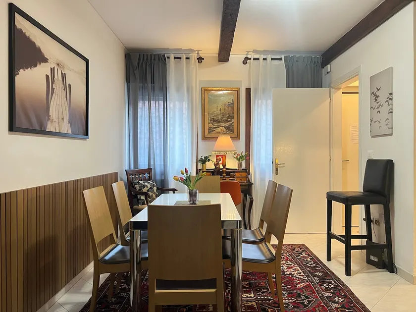 Large Home in Venice - Image 1