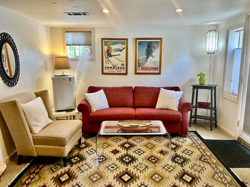 Great Location Downtown 2BR with Yoga & Play Room - Image 1