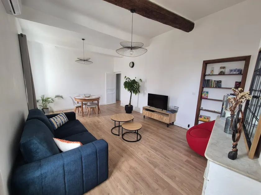In the heart of Pélissanne – 55 m2 renovated + parking - Image 1