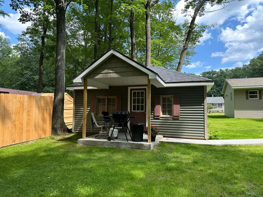 The Arnie Cabin at Kin Cabins (AC, Firepit, Kayak) - Image 1