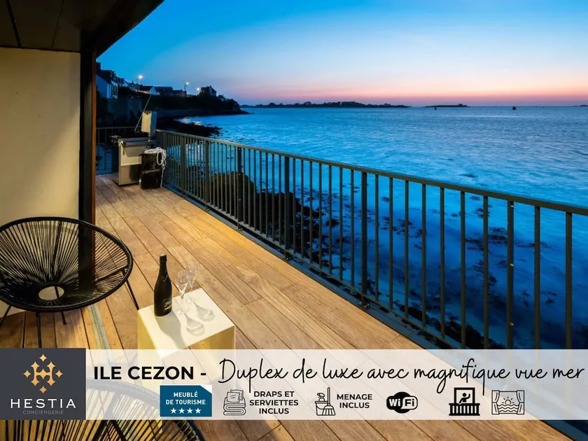 Luxury duplex with magnificent sea view - Image 1