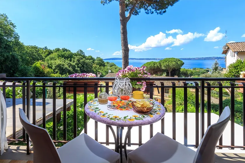 Trevignano 's pearl - Image 1