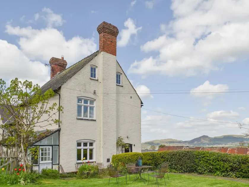 Upper Broughton Farm Cottage - Image 1