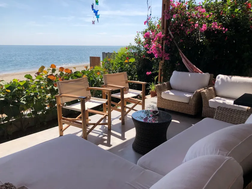 Seafront house with terrace and pool in Zorritos - Image 1