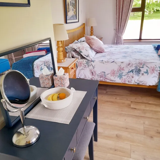 Mairead's one bed apartment with breakfast inc - Image 1