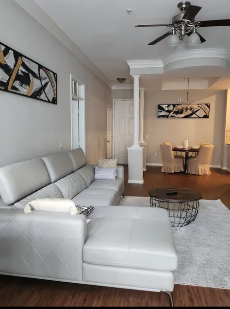 Uptown Galleria Area 2 bedrooms luxury 2 bathrooms - Image 1