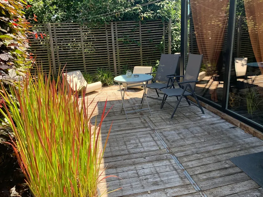 place - Image 1