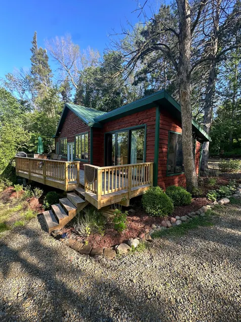 Dan’s Lodge at The Eagles Roost Trout Farm - Image 1