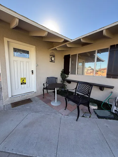 Private guest house—5.5 miles from the Strip - Image 1