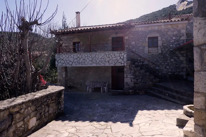 Traditional village house on Argolis for 6 persons - Image 1