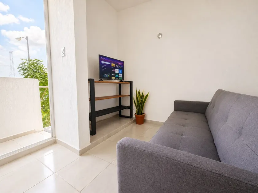 Apartment with pool / 8 min. to the airport - Image 1
