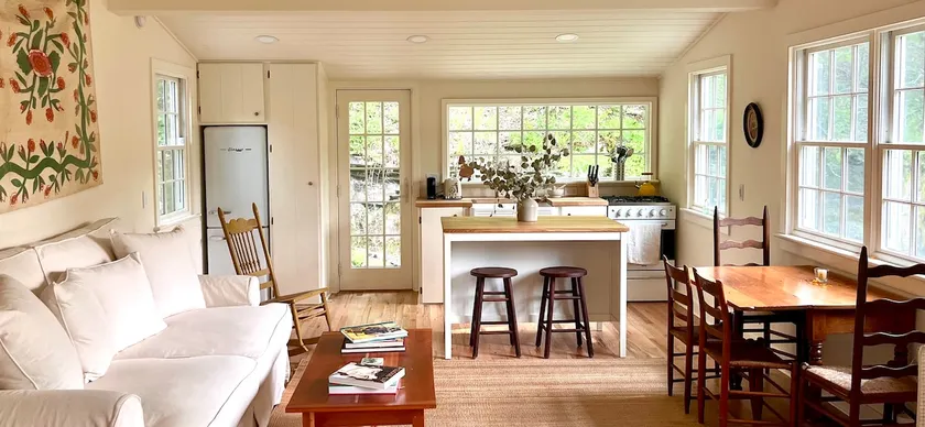 Emma Cottage - Creekside Upstate Retreat - Image 1