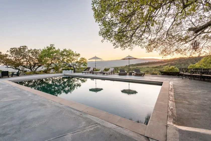 Highlands Vista: Luxe Estate in Sonoma - Image 1