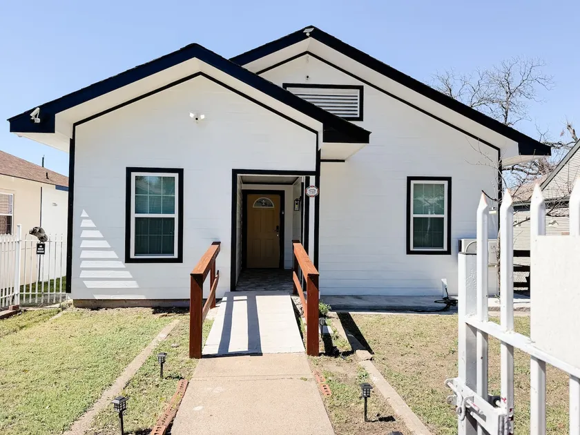 The Grandparents' House - 3BR - Heart of Dallas - Image 1