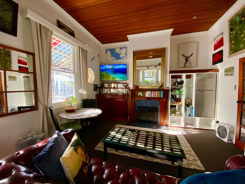 Little Bird King Suite half house - Image 1