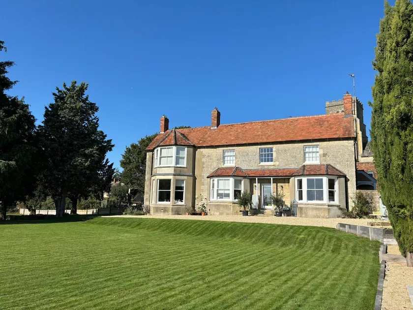 Oxfordshire luxury farmhouse with panoramic views - Image 1