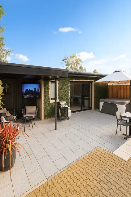 Luxury studio with HOT TUB and Stunning Gardens - Image 1