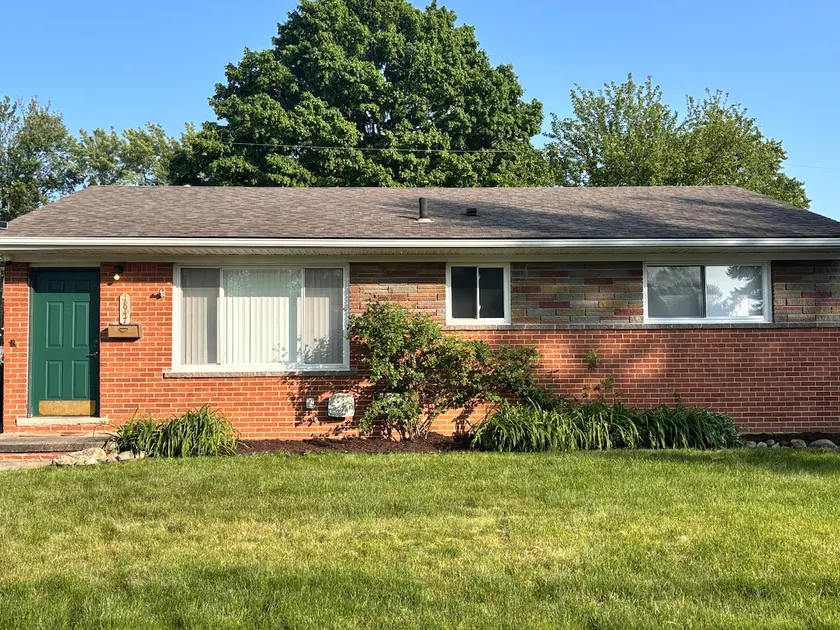Cozy Home in MH | 3 Queens | Near Royal Oak - Image 1