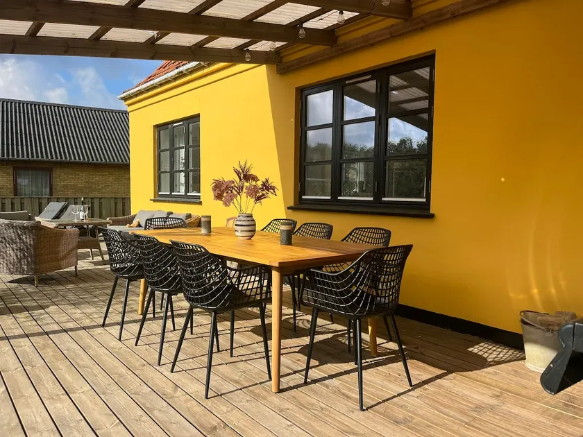 Lovely spacious holiday home on Bornholm - Image 1