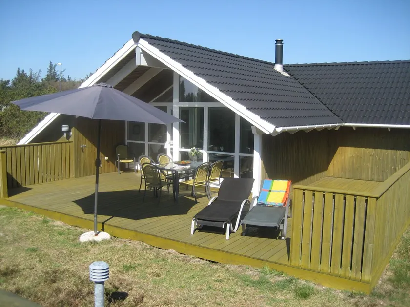 Beautiful holiday home close to the North Sea - Image 1