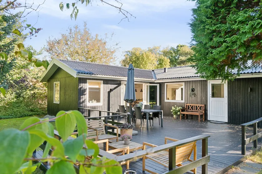 Newly renovated and modern cottage near the beach - Image 1
