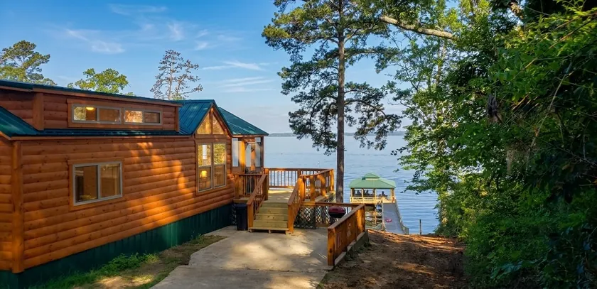 Tiny Toledo - Lakefront, Boathouse, & Fishing Pier - Image 1