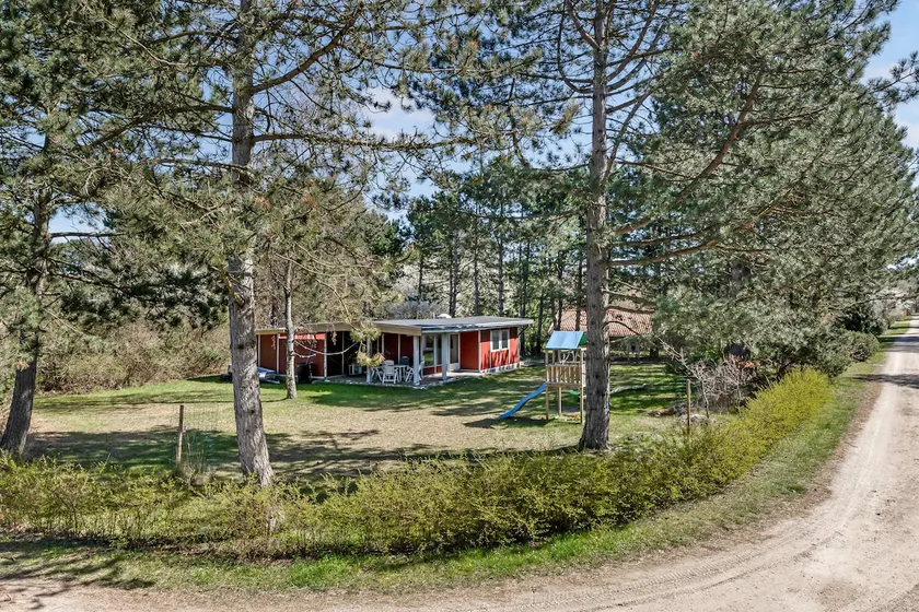 Familievenligt sommerhus tæt på vandet - Image 1