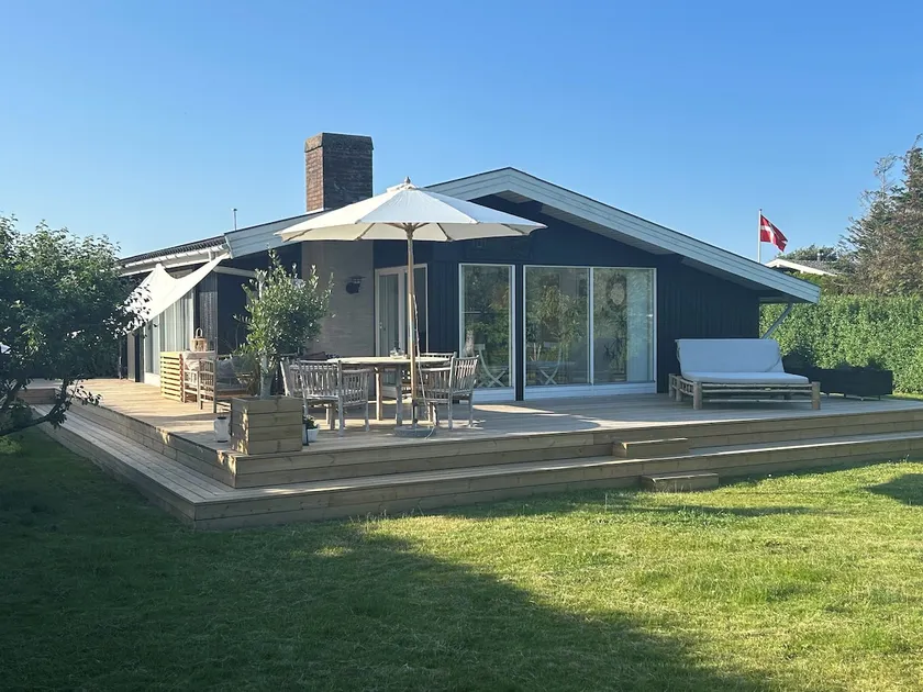 North Funen summer idyll by the water - Image 1