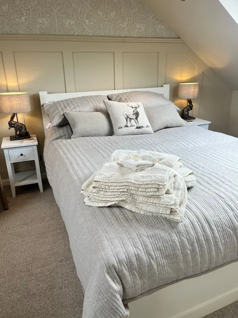 Cosy Cardross Apartment (One Bedroom/King Bed) - Image 1