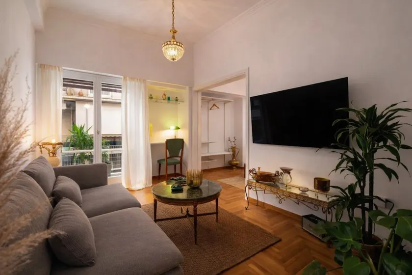 2BR Vintage & Artistic Retreat in Athens heart - Image 1